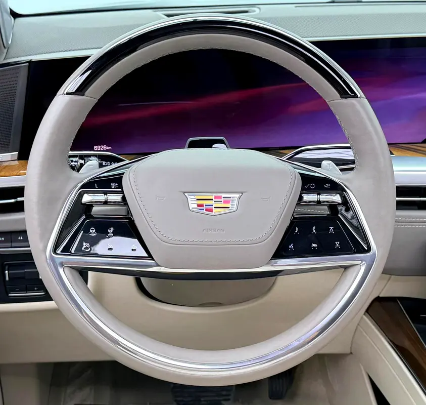 2025 Cadillac Escalade Sport Platinum, 2030 Cadillac Warranty + Service Pack, Very Low Km, GCC - Image 15