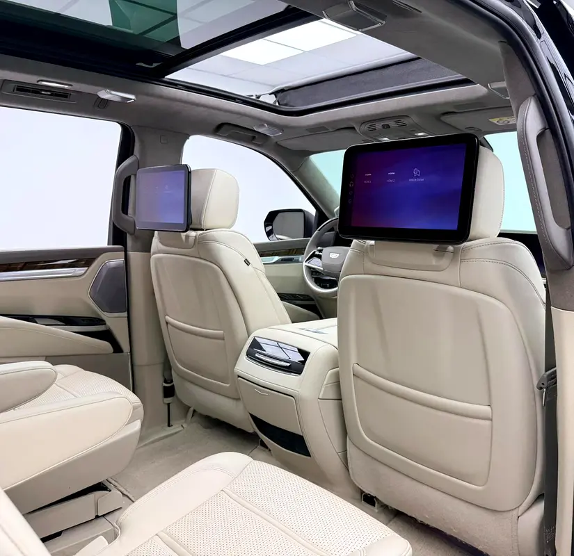 2025 Cadillac Escalade Sport Platinum, 2030 Cadillac Warranty + Service Pack, Very Low Km, GCC - Image 17