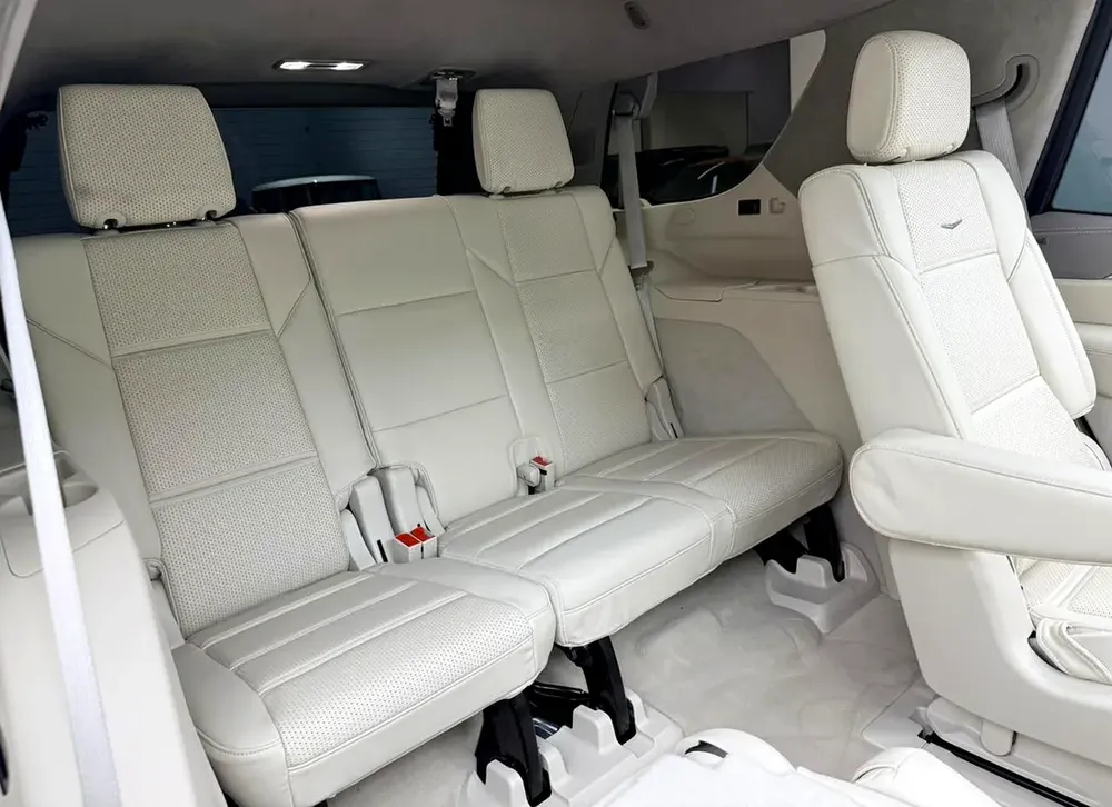 2025 Cadillac Escalade Sport Platinum, 2030 Cadillac Warranty + Service Pack, Very Low Km, GCC - Image 19