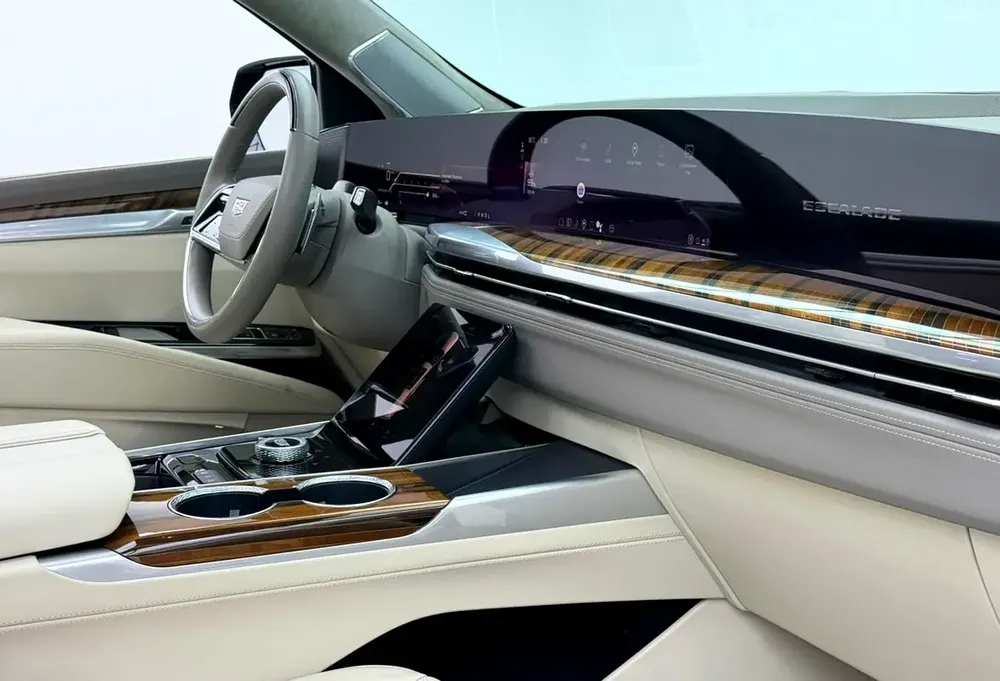 2025 Cadillac Escalade Sport Platinum, 2030 Cadillac Warranty + Service Pack, Very Low Km, GCC - Image 7