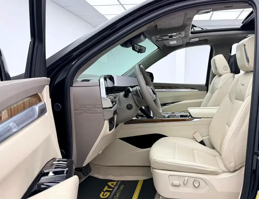 2025 Cadillac Escalade Sport Platinum, 2030 Cadillac Warranty + Service Pack, Very Low Km, GCC - Image 8