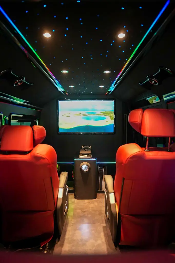 Toyota Hiace 2025 - GCC Specs - Brand New - Image 13