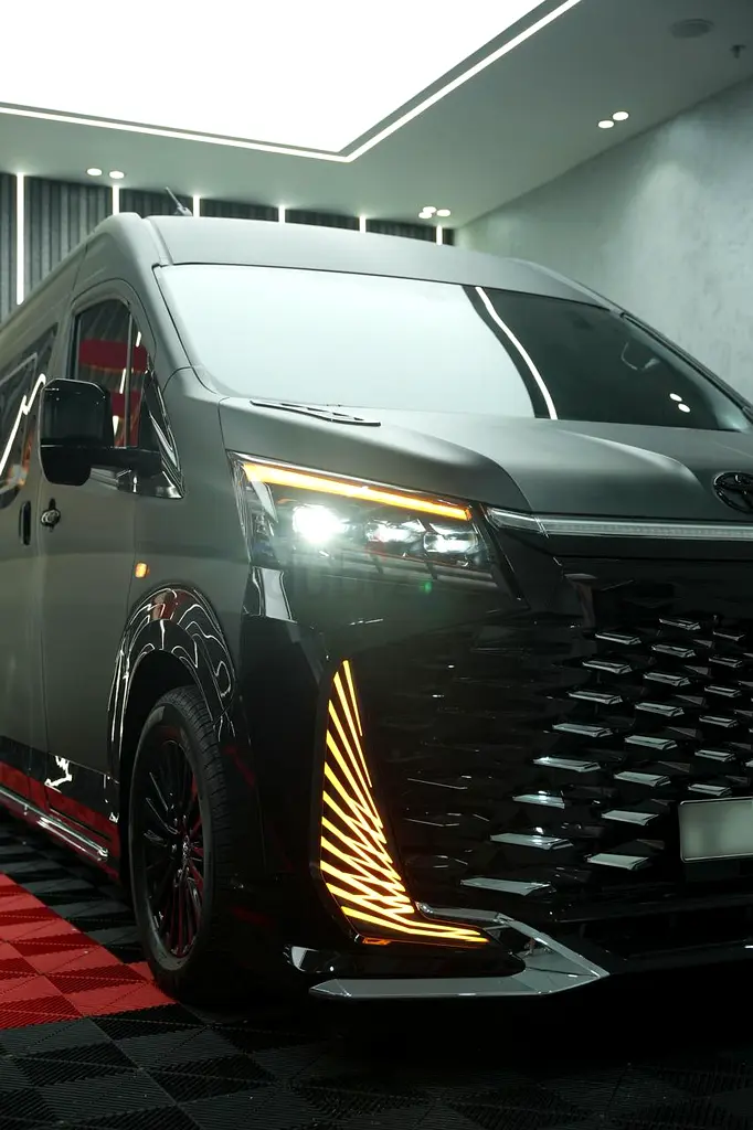 Toyota Hiace 2025 - GCC Specs - Brand New - Image 4