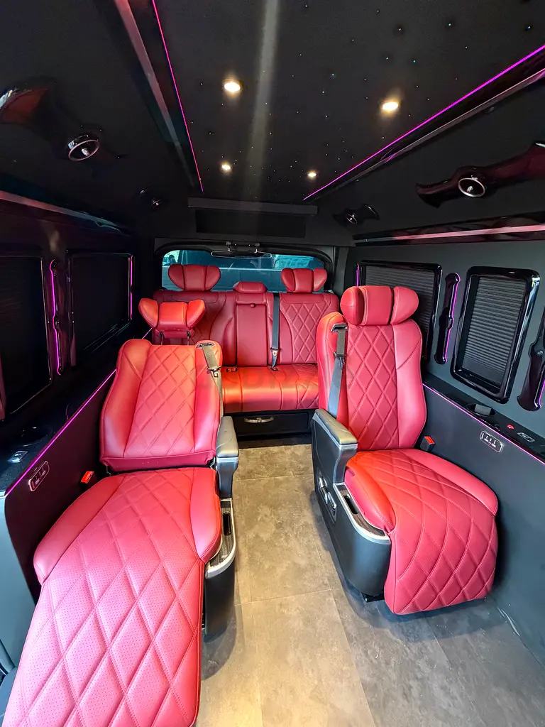 Toyota Hiace 2025 - GCC Specs - Brand New - Image 9