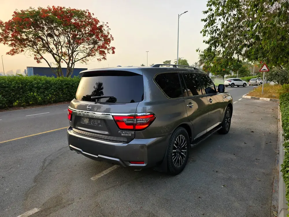 Nissan Armada LE 2017 American Specs - Excellent Condition - Image 4