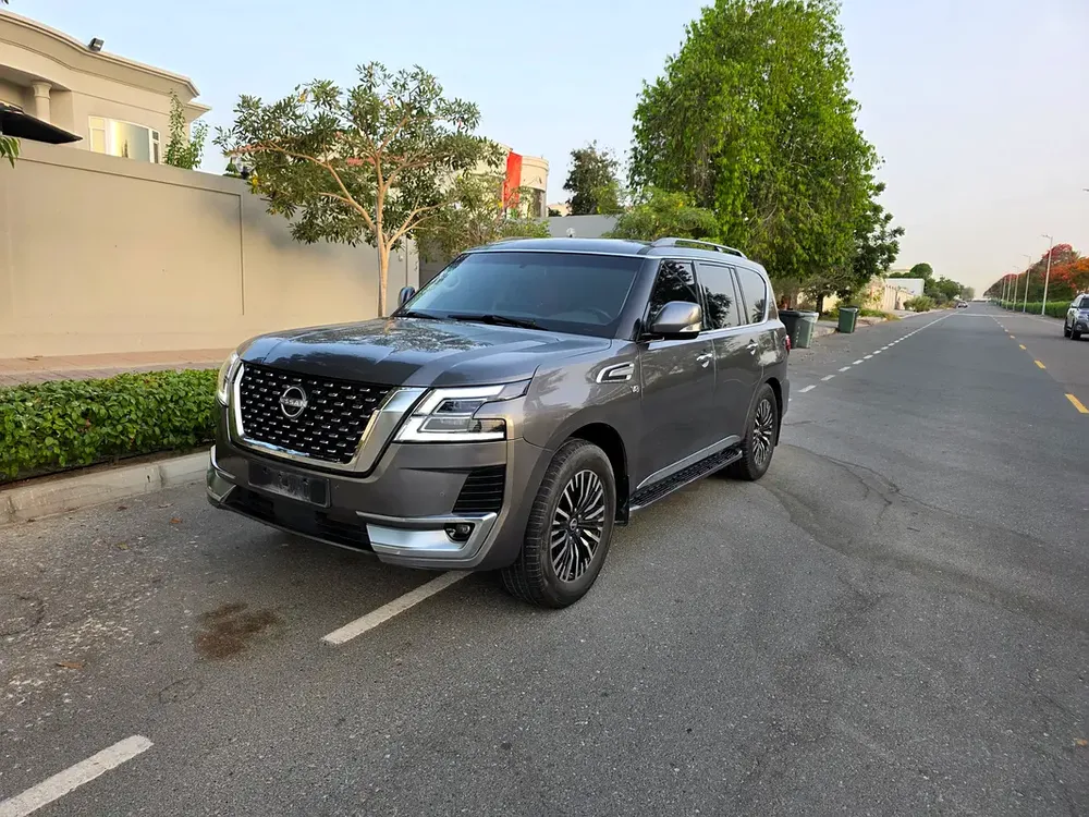 Nissan Armada LE 2017 American Specs - Excellent Condition - Image 5