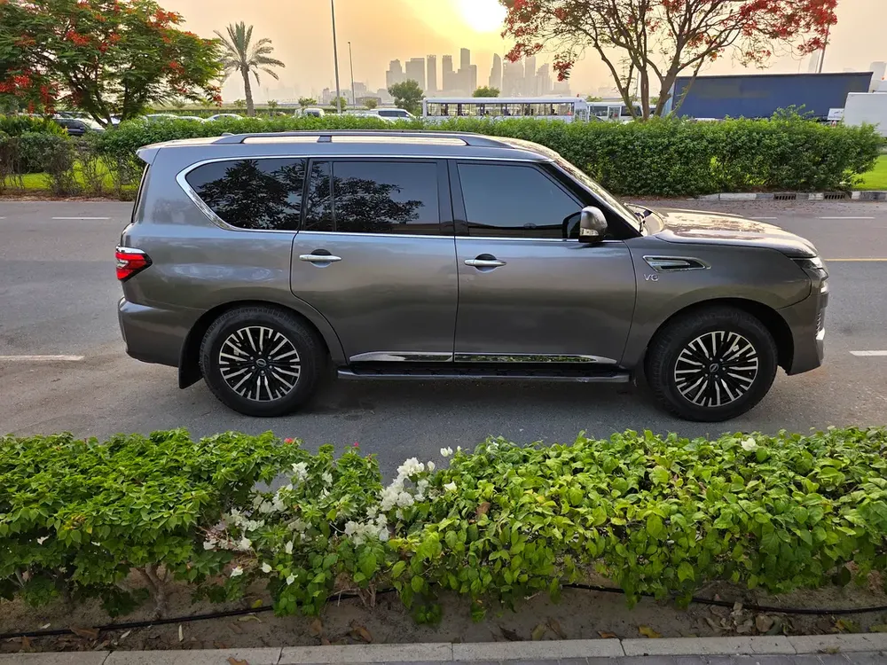 Nissan Armada LE 2017 American Specs - Excellent Condition - Image 6