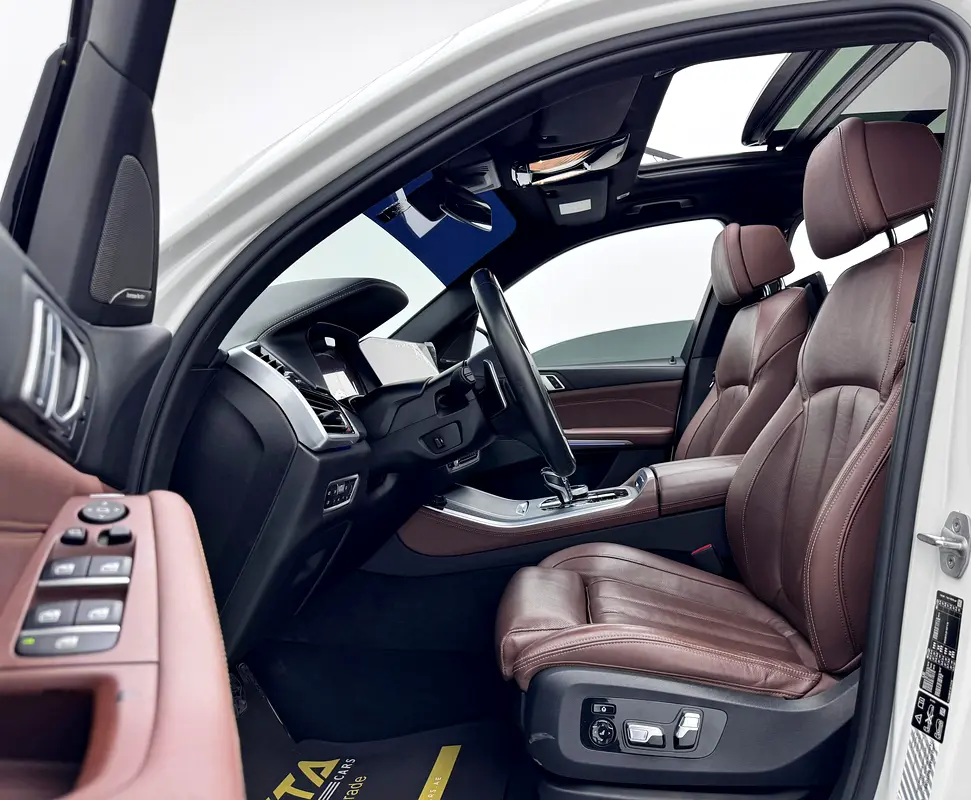 2021 BMW X5 xDrive40i M-Sport Hamann Kit, BMW Warranty, BMW Service History, GCC - Image 11