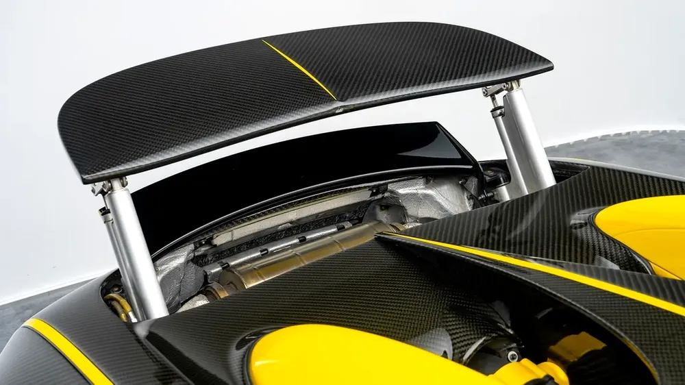 Bugatti Veyron Oakley Design - 1 of 1 - 2008 - GCC - Image 17
