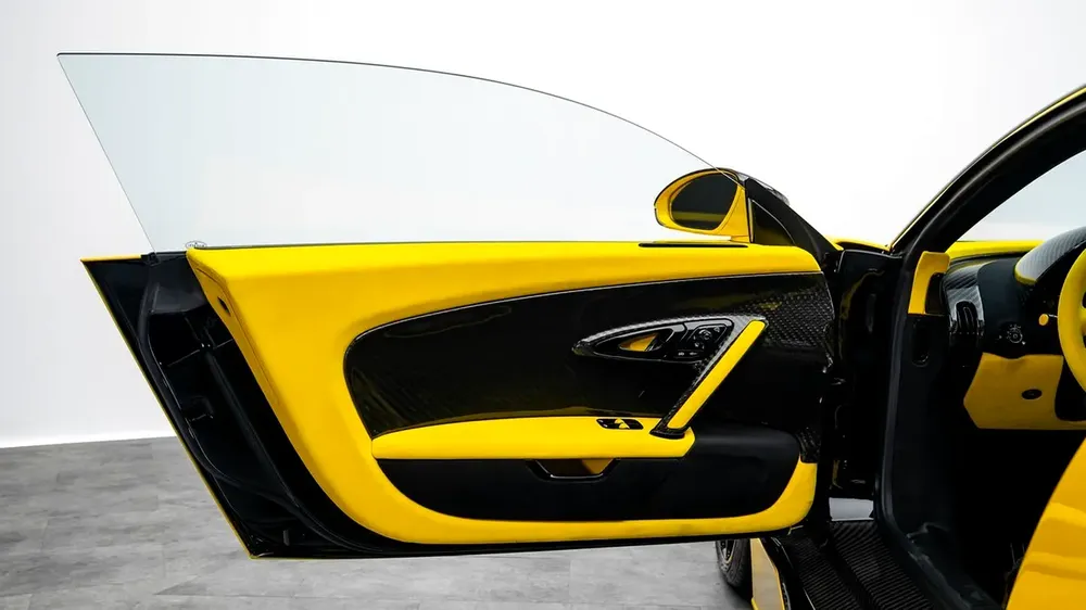Bugatti Veyron Oakley Design - 1 of 1 - 2008 - GCC - Image 8
