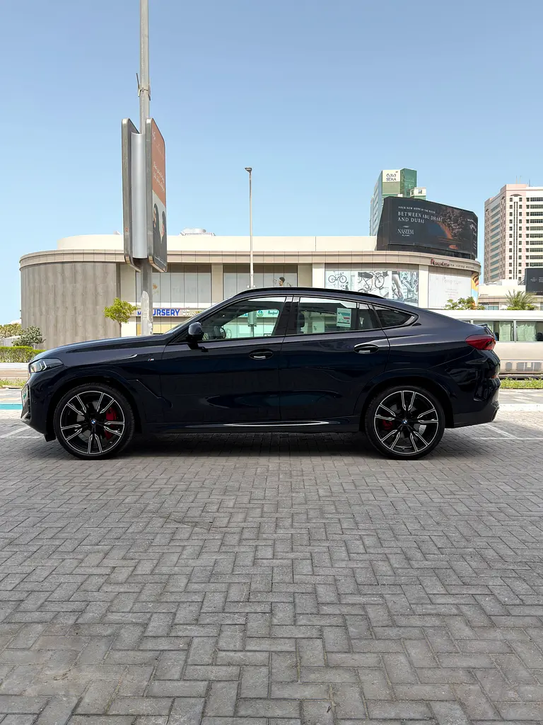 BMW X6 xDrive40i M Sport - GCC Specs- 5 Years Warranty- 5 Years Free Service. Free insurance & T - Image 5