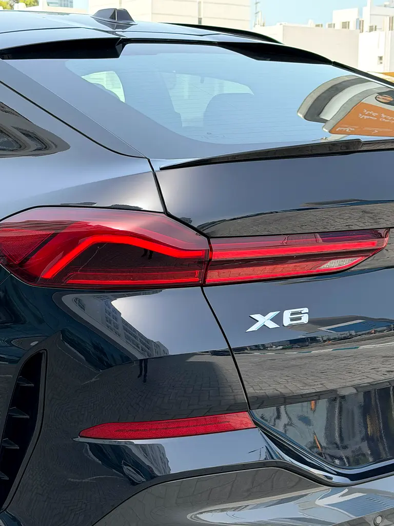 BMW X6 xDrive40i M Sport - GCC Specs- 5 Years Warranty- 5 Years Free Service. Free insurance & T - Image 8