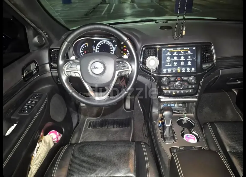 Jeep Grand Cherokee [Limited] | GCC | Under Warranty | Full Agency Service | Lady Driven - Image 8