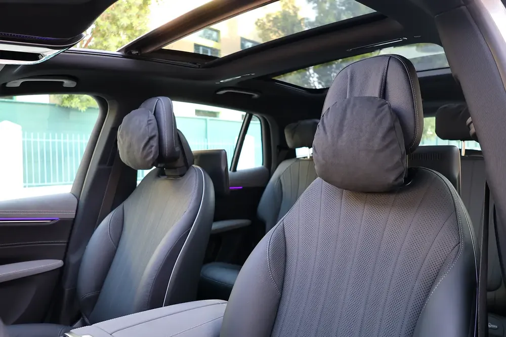 2023 Mercedes-Benz EQS 450 4MATIC | GCC Specs | Pristine Condition - Image 12