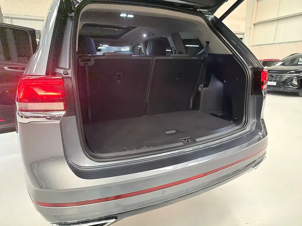 2,536 AED / Month | 0% DP AVAIL | TERAMONT R-Line | LONG VW WARRANTY AND SERVICE PACK - Image 15