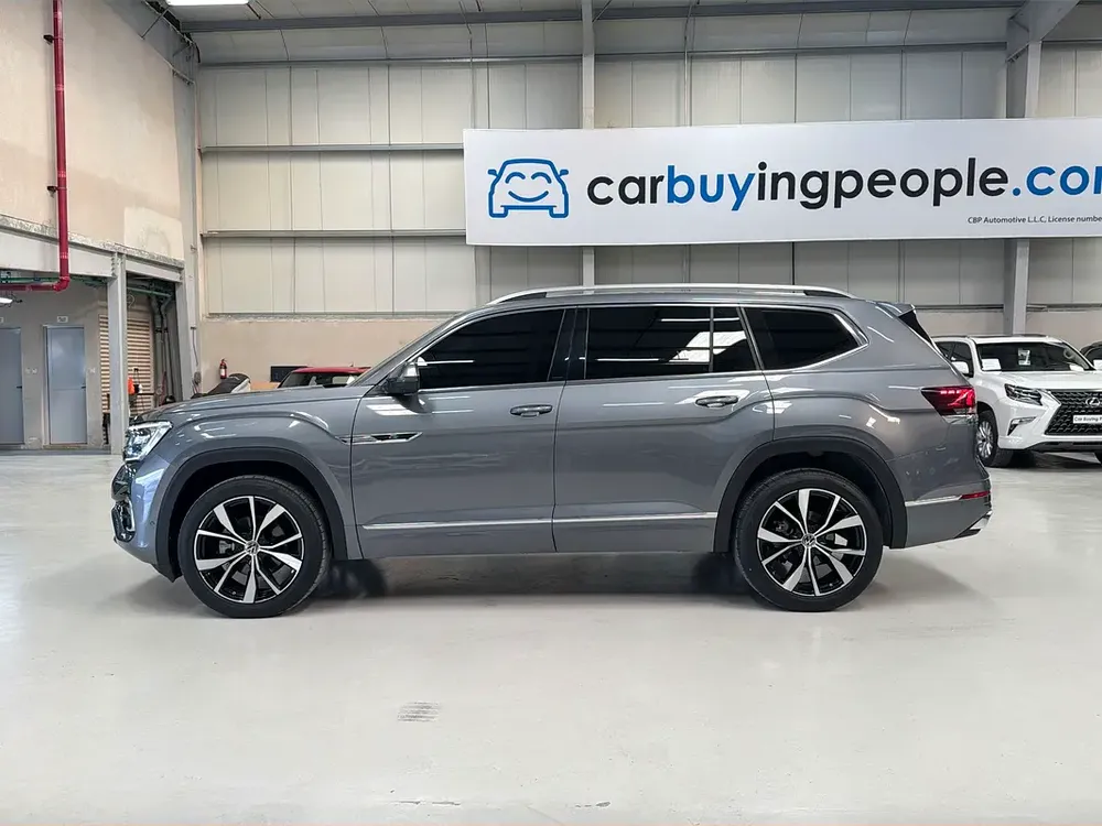 2,536 AED / Month | 0% DP AVAIL | TERAMONT R-Line | LONG VW WARRANTY AND SERVICE PACK - Image 4