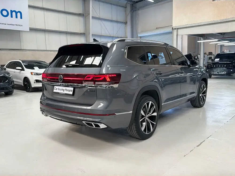 2,536 AED / Month | 0% DP AVAIL | TERAMONT R-Line | LONG VW WARRANTY AND SERVICE PACK - Image 7