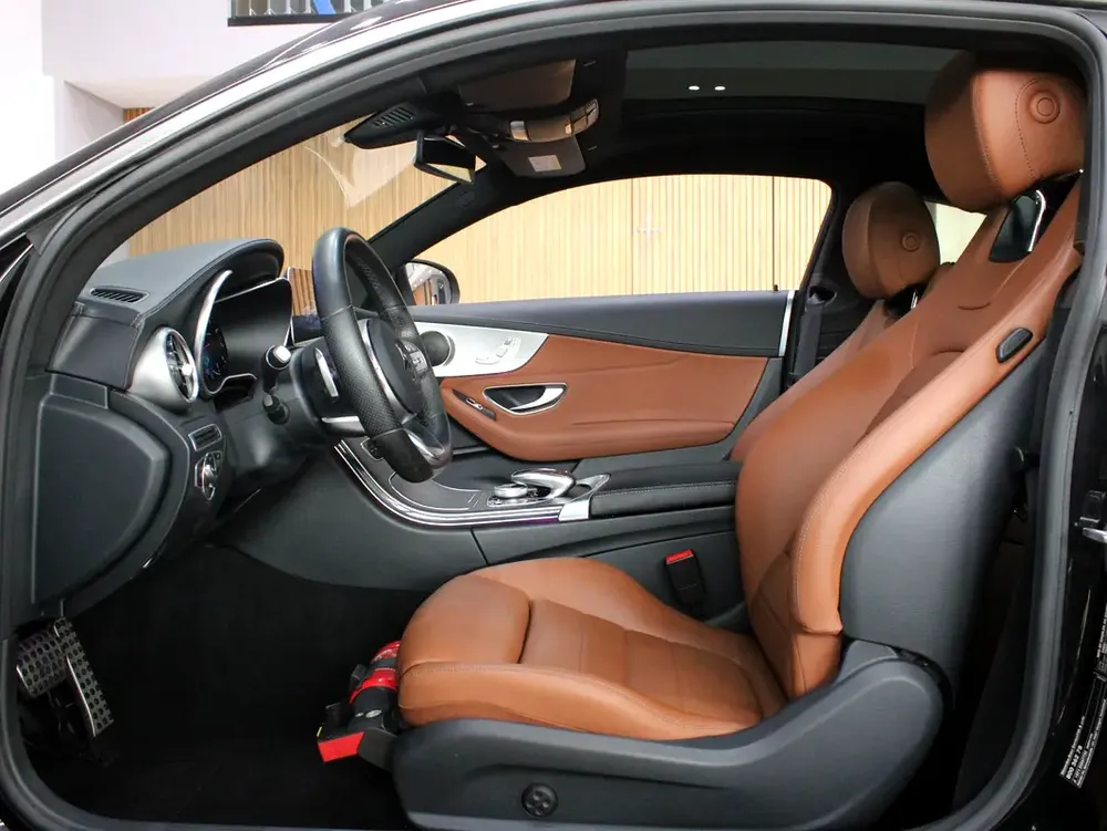 2020 - Mercedes-Benz C200 Coupe - GCC - Image 10