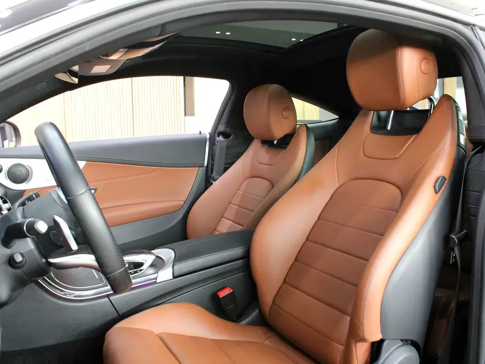 2020 - Mercedes-Benz C200 Coupe - GCC - Image 11