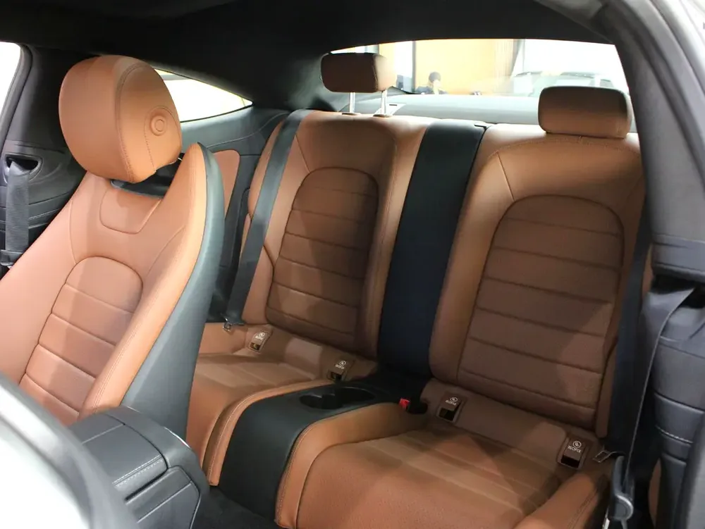 2020 - Mercedes-Benz C200 Coupe - GCC - Image 12