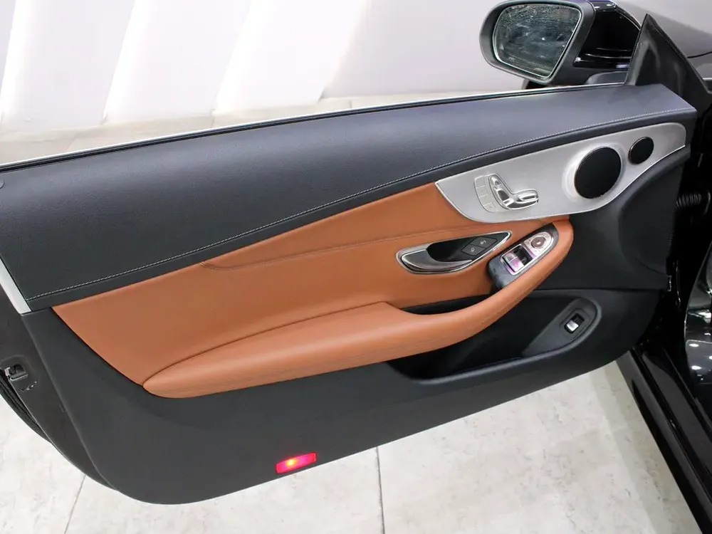 2020 - Mercedes-Benz C200 Coupe - GCC - Image 13