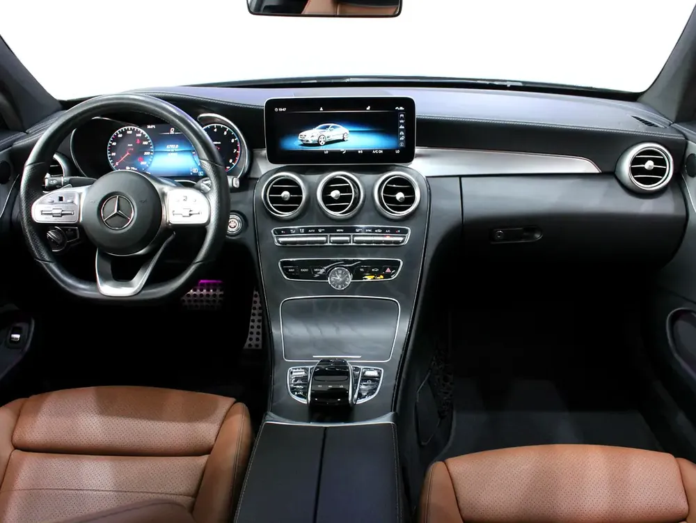 2020 - Mercedes-Benz C200 Coupe - GCC - Image 14