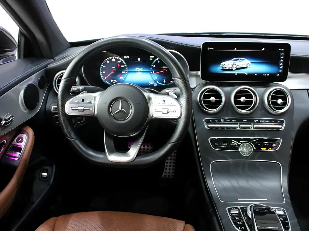 2020 - Mercedes-Benz C200 Coupe - GCC - Image 15