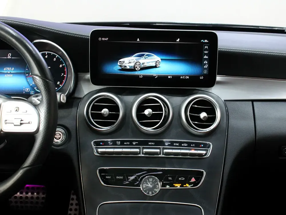 2020 - Mercedes-Benz C200 Coupe - GCC - Image 17