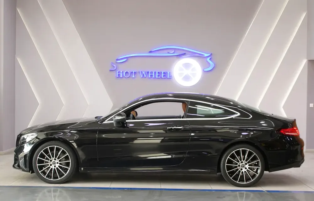 2020 - Mercedes-Benz C200 Coupe - GCC - Image 7