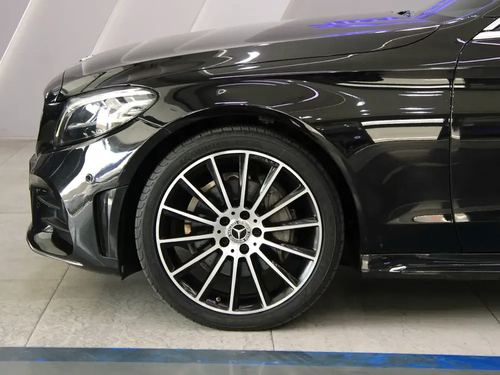 2020 - Mercedes-Benz C200 Coupe - GCC - Image 8