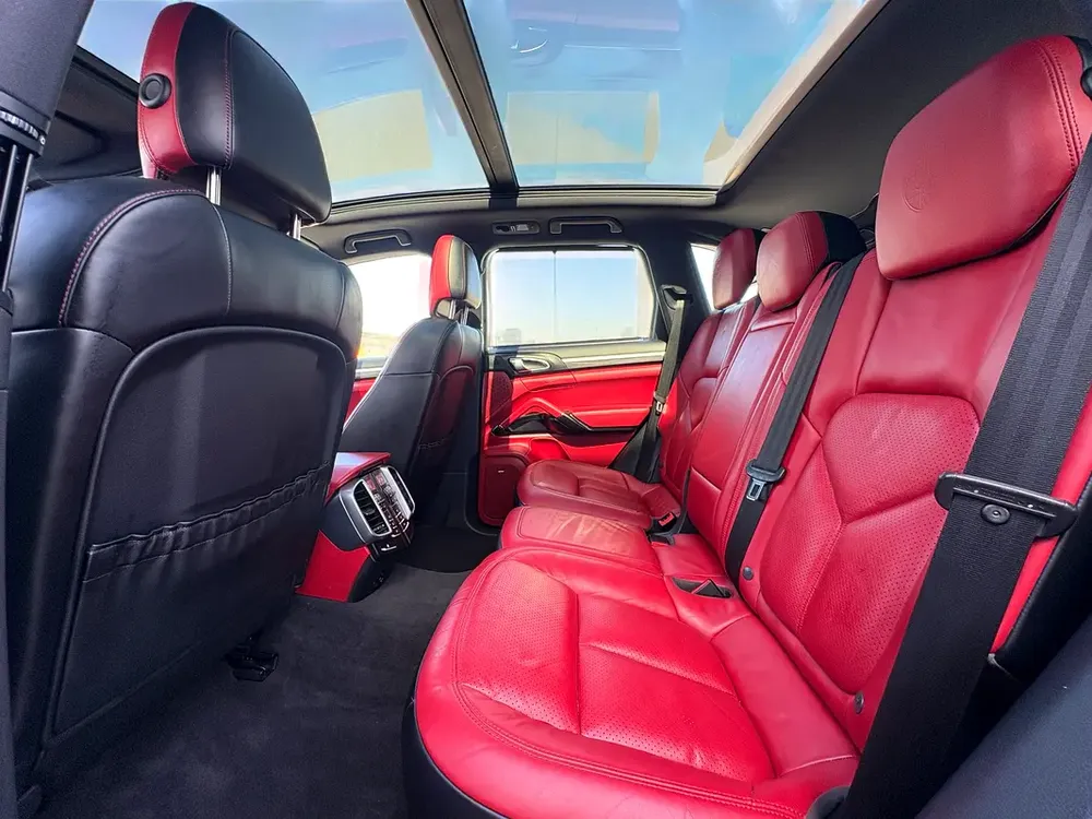 AED 3,200 P.M | 0% DOWN PAYMENT | PORSCHE CAYENNE S 3.6L V6 – 420 BHP | 2017 | GCC SPECS - Image 19