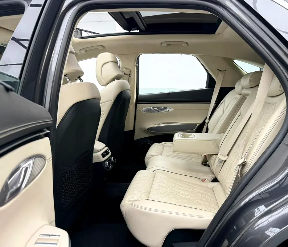 2023 Genesis GV70 Premium, 5 Years Genesis Warranty + Service Pack, Excellent Condition, GCC - Image 17