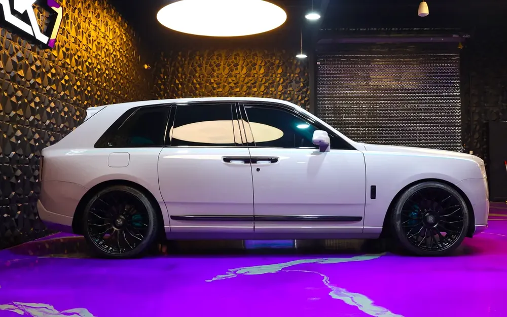 Rolls-Royce Cullinan Black Badge 2019 - GCC/Other Specs - Image 15