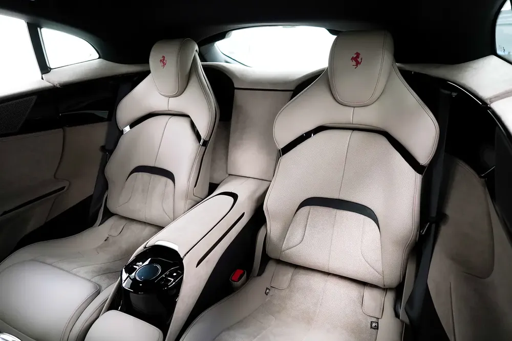 2025 FERRARI PUROSANGUE / LOW MILEAGE / PASSENGER DISPLAY - Image 13