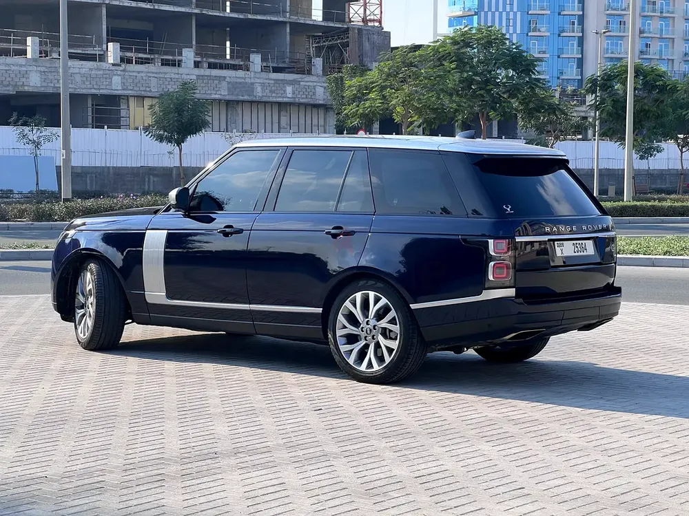 Land Rover Range Rover HSE 2022 - GCC Specs - Excellent Condition - Image 4