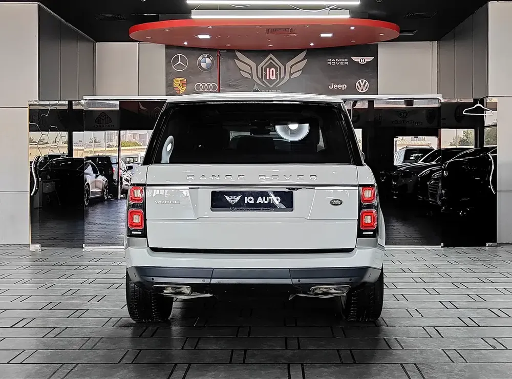AED 2,050 P.M | 2019 Range Rover Vogue | Under Warranty | GCC | - Image 5