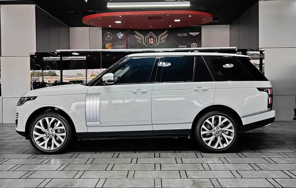 AED 2,050 P.M | 2019 Range Rover Vogue | Under Warranty | GCC | - Image 7