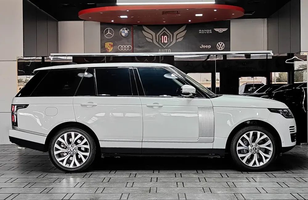 AED 2,050 P.M | 2019 Range Rover Vogue | Under Warranty | GCC | - Image 8