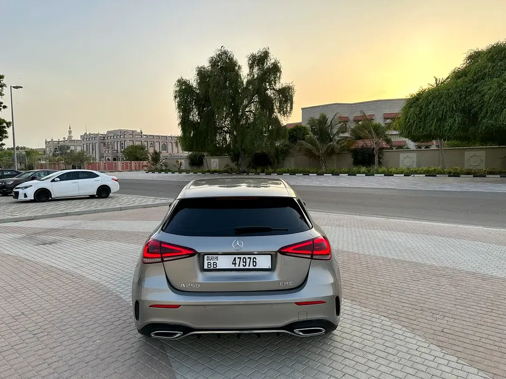 MERCEDES A250 AMG  PANORAMIC ORIGINAL PAINT 2019 FULL OPTION GCC - Image 15