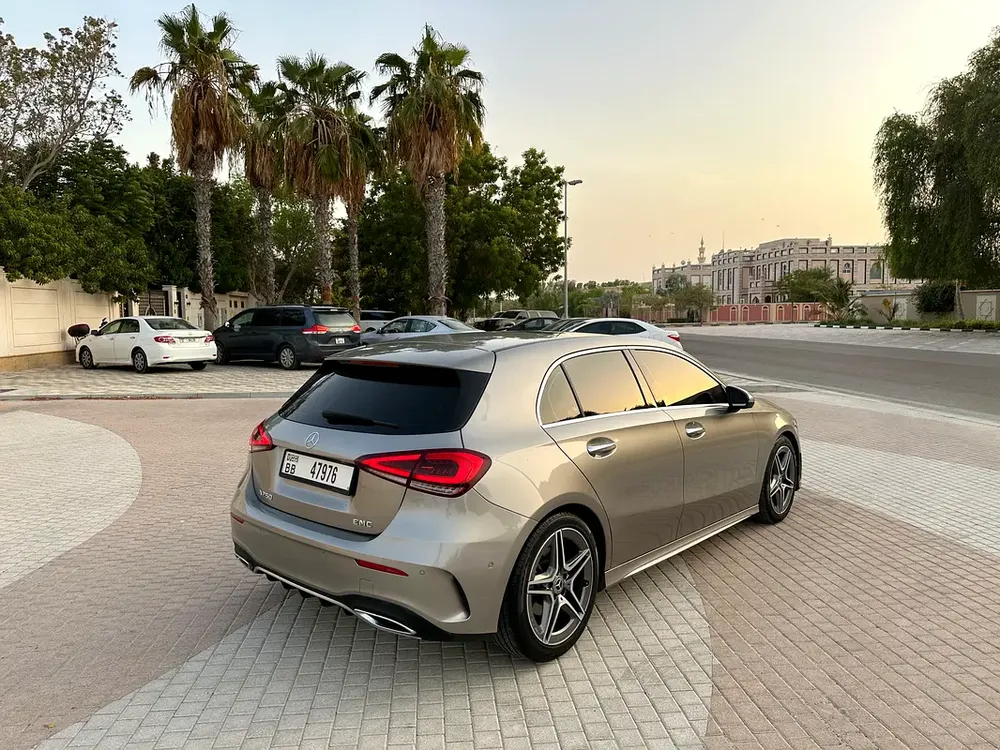 MERCEDES A250 AMG  PANORAMIC ORIGINAL PAINT 2019 FULL OPTION GCC - Image 4