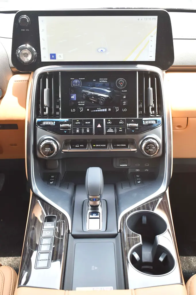 LEXUS LX 700H 3.5L SIGNATURE 2025 *EXPORT ONLY* - Image 11