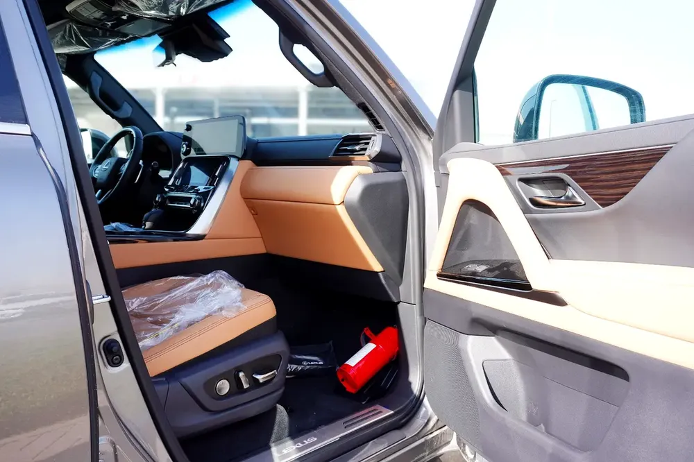 LEXUS LX 700H 3.5L SIGNATURE 2025 *EXPORT ONLY* - Image 13