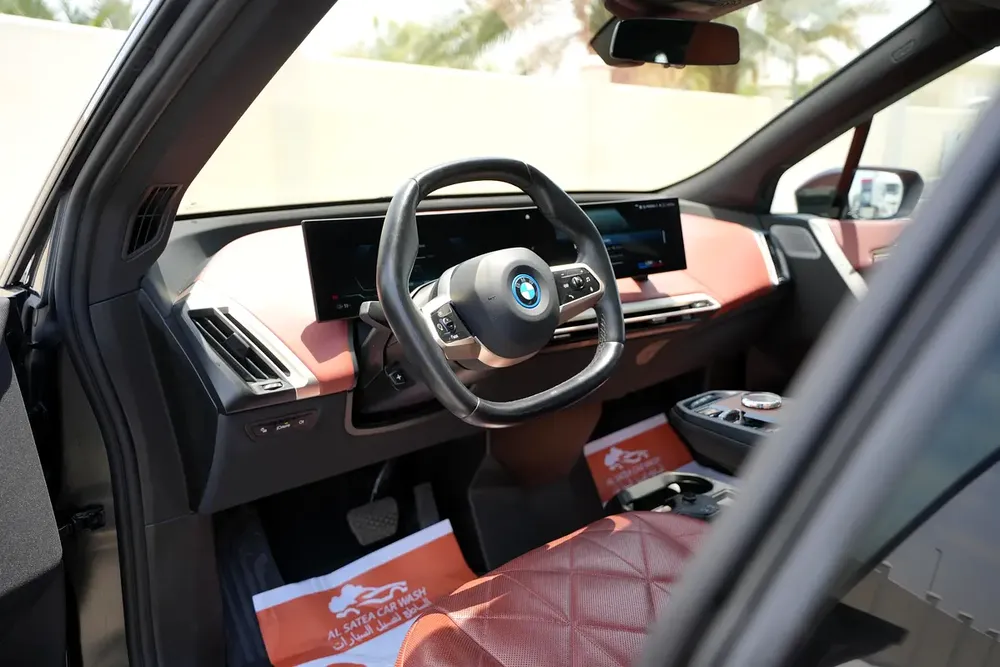 Bmw iX 2023 Black GCC Under warranty - Image 12