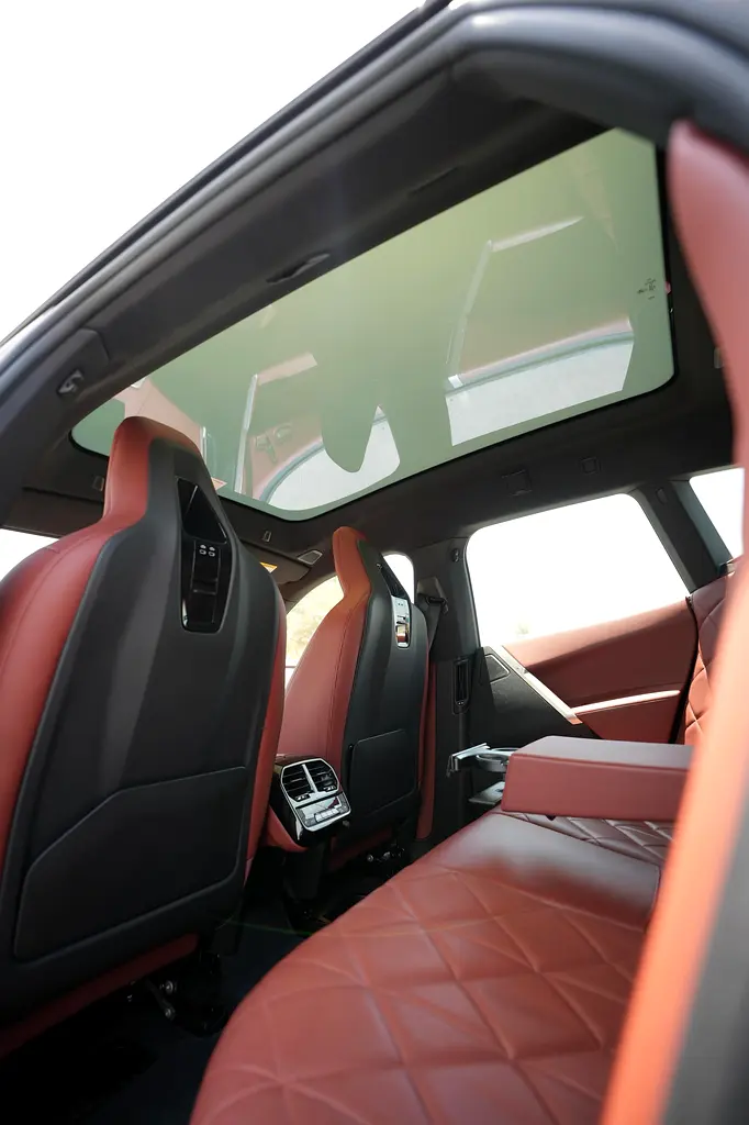 Bmw iX 2023 Black GCC Under warranty - Image 14