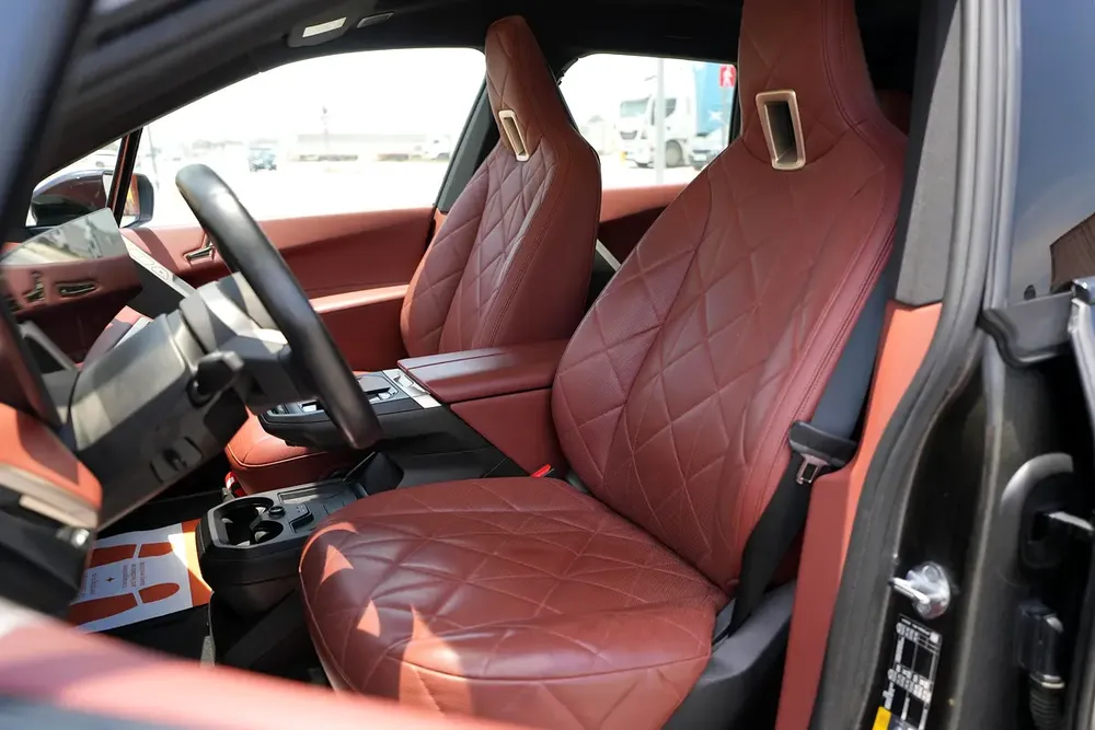 Bmw iX 2023 Black GCC Under warranty - Image 8