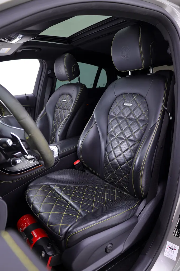 GLC 63 S - EDITION 1 - GCC - clean title - FULL CARBON PACKAGE - FULLY LOADED + warranty - Image 6
