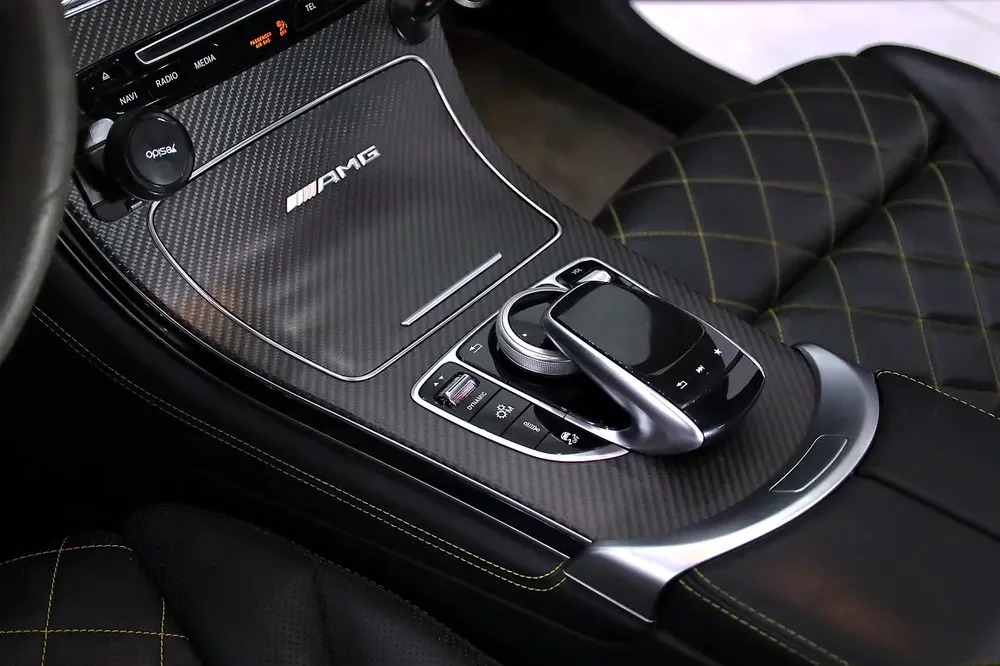 GLC 63 S - EDITION 1 - GCC - clean title - FULL CARBON PACKAGE - FULLY LOADED + warranty - Image 9