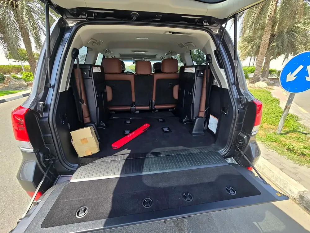LANDCRUISER 2021 VX.R V8 5.7L GCC A TO Z FULL SERVICE AL FUTTAIM + FULL TOP OPTION -ORGINAL PAI - Image 5