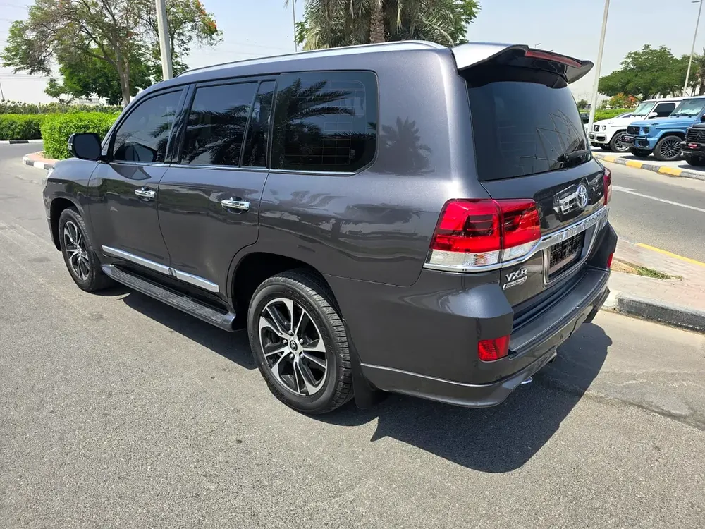 LANDCRUISER 2021 VX.R V8 5.7L GCC A TO Z FULL SERVICE AL FUTTAIM + FULL TOP OPTION -ORGINAL PAI - Image 8