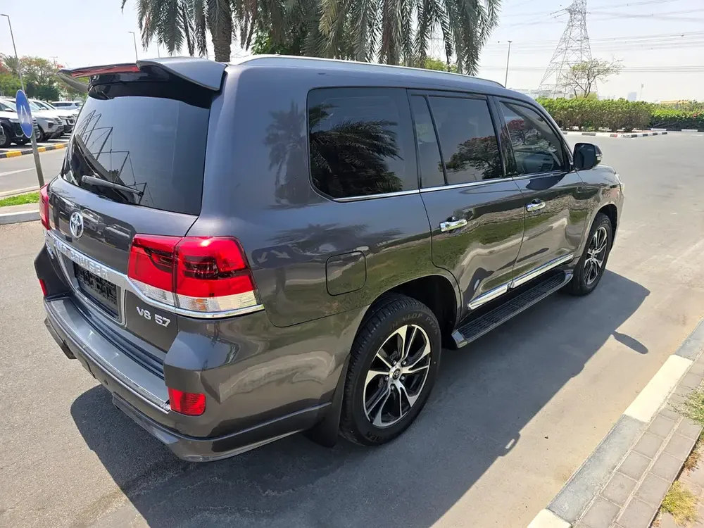 LANDCRUISER 2021 VX.R V8 5.7L GCC A TO Z FULL SERVICE AL FUTTAIM + FULL TOP OPTION -ORGINAL PAI - Image 9